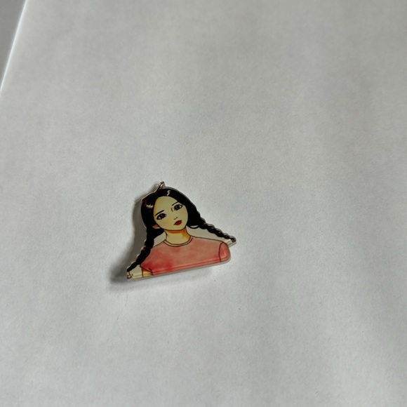 Fashion pin - free with a purchase of an item - Picture 3 of 6